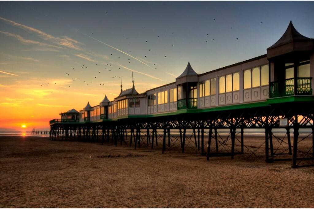 2 Bed Sleeps 6 Beach Retreat St Annes On Sea Villa Литам Сент Аннс Екстериор снимка