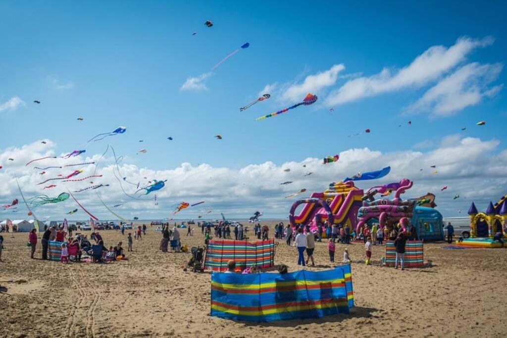 2 Bed Sleeps 6 Beach Retreat St Annes On Sea Villa Литам Сент Аннс Екстериор снимка