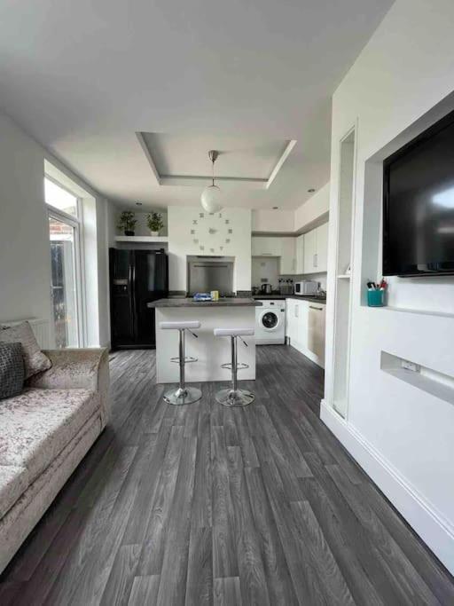 2 Bed Sleeps 6 Beach Retreat St Annes On Sea Villa Литам Сент Аннс Екстериор снимка